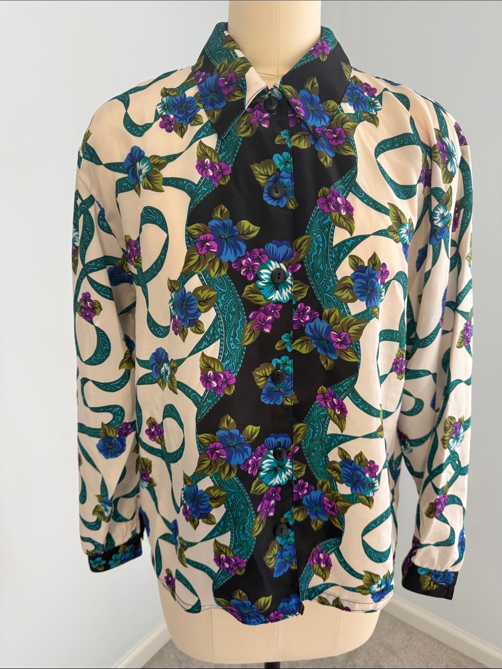 Design Elements by Impressions Floral long sleeve button down blouse SZ8